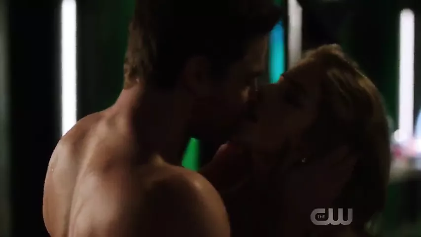 Green Arrow Sex Porn - Hot Felicity and Oliver Sex Scene in Arrow: Free Porn de | xHamster
