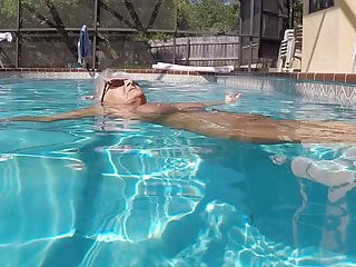 Swiming suit porn - Granny swiming 1