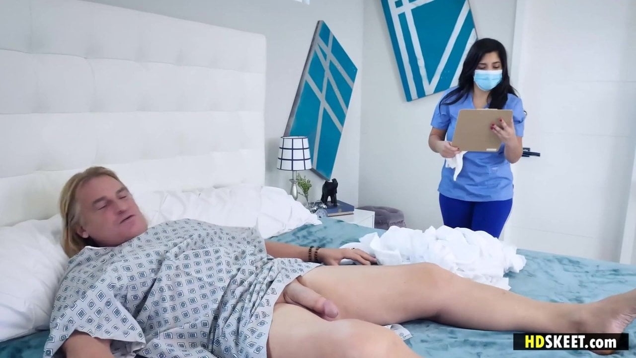 La liste de seau dun mec coquin contient du sexe avec une infirmière xHamster image