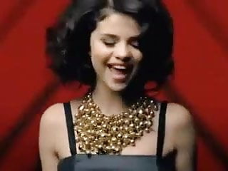 Nackt hinten von gomez selena Selena Gomez