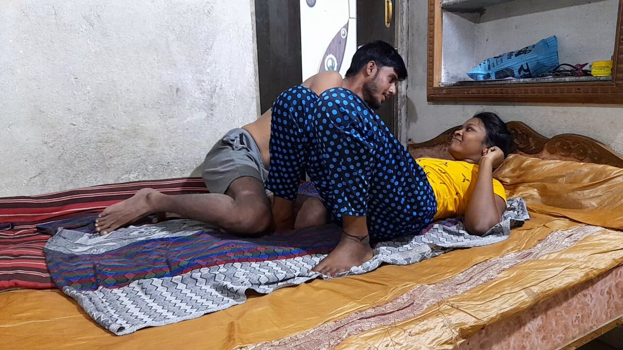 18 Year Old Indian Tamil Couple Fucking With Horny Skinny Sex Guru Giving Love To GF picture pic