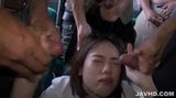 Yuna Satsuki Hat Einen Gangbang Im Bus