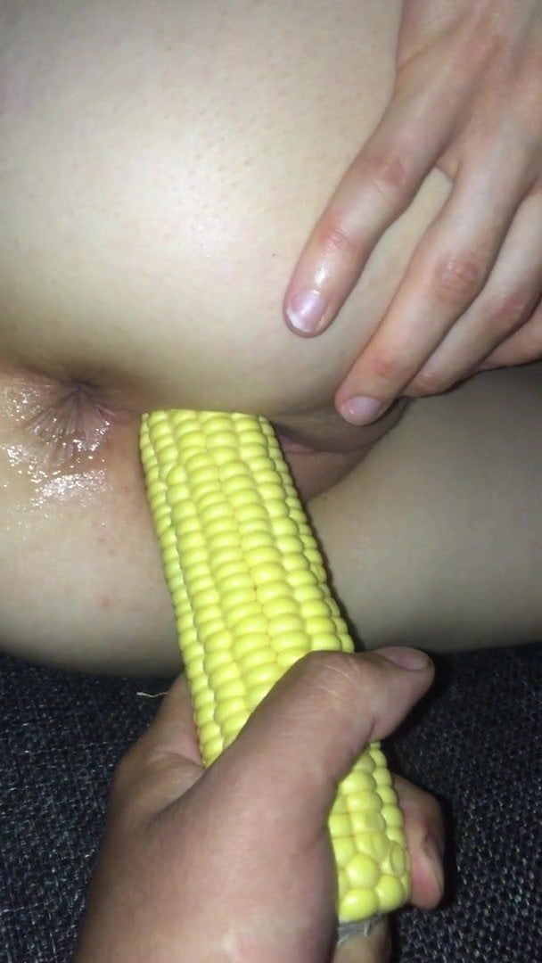Homemade Teen Fucks A Corn On The Cob