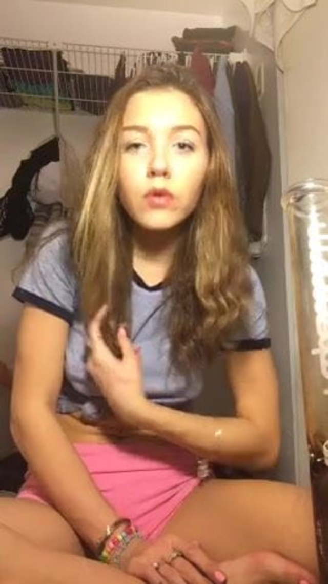 Teen flashing boobs
