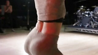 Jennifer Lopez shaking her big booty