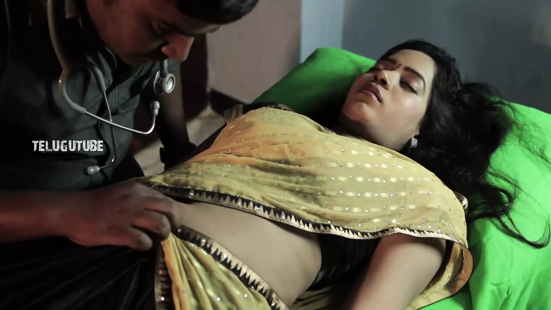 Removing Saree Pron Xxx - Satin Silk Saree 396: Indian HD Porn Video 5e | xHamster