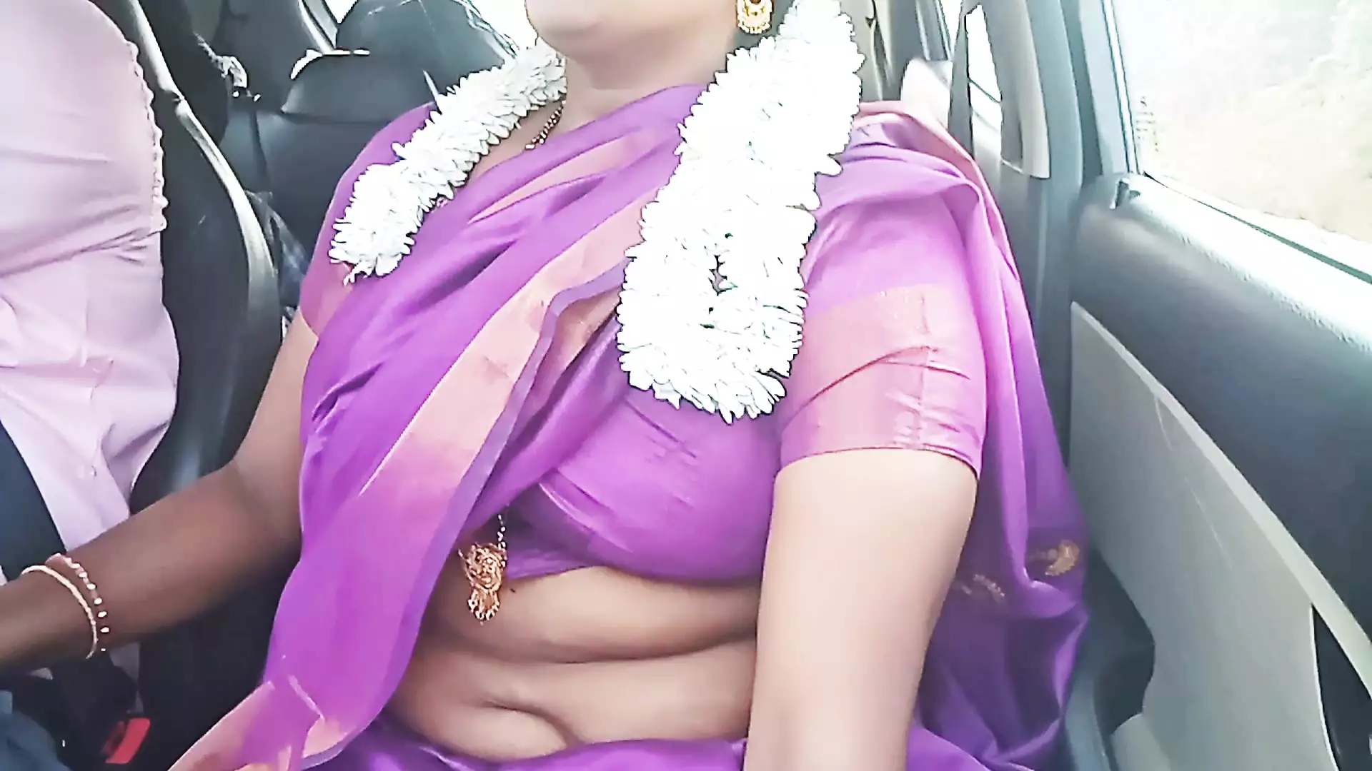 Actressauntybf - Telugu dirty talks, sexy saree aunty with car driver full video | xHamster