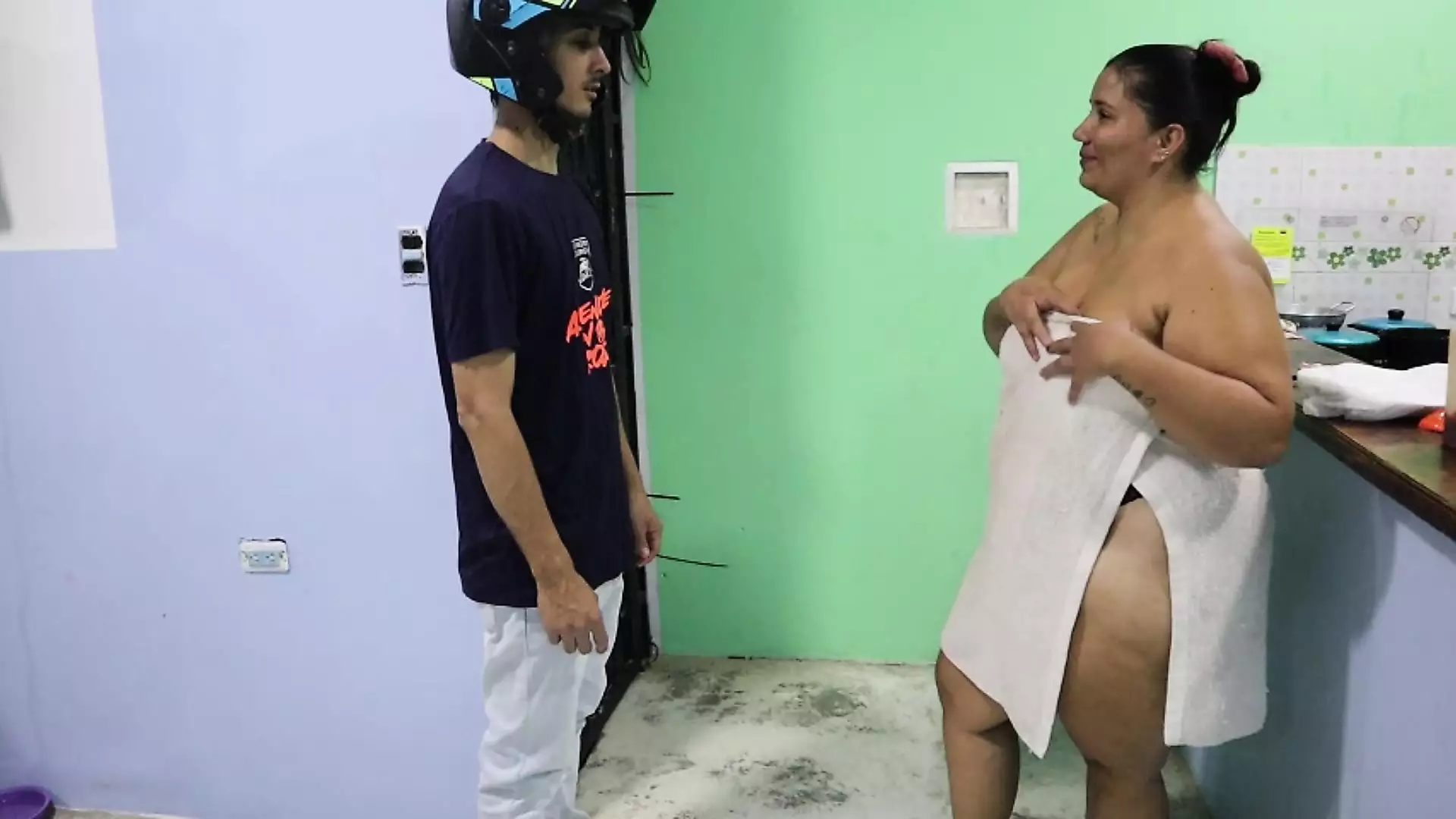 Pizza delivery guy fucks a big ass woman pic