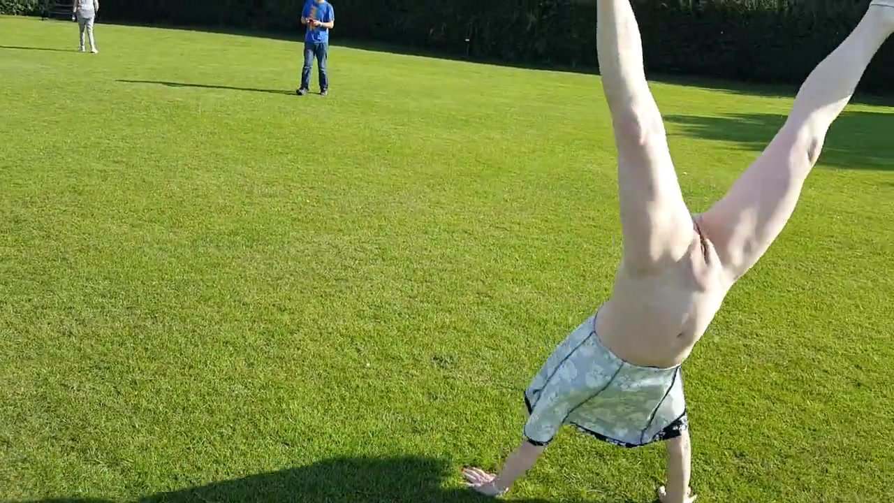 Flashing Pussy Doing Cartwheels in the Park: Free Porn a3 xHamster.
