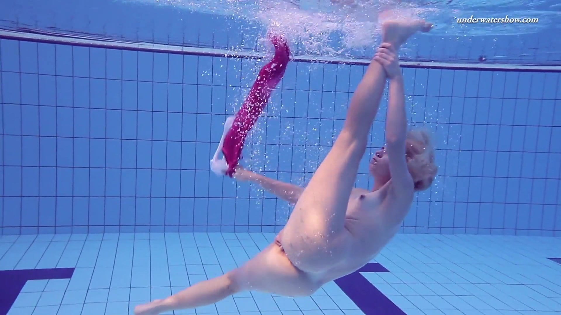 Russian Hot Babe Elena Proklova Swims Naked Free Porn 95
