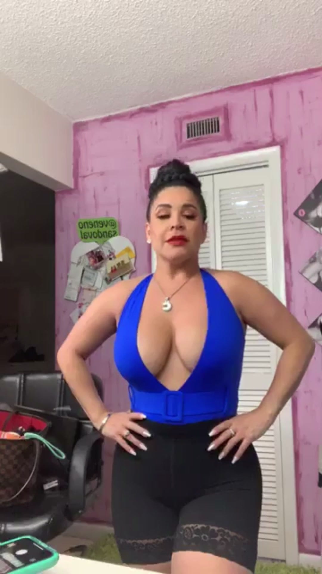 Watch Carolina Sandoval Sus Chichotas video on xHamster