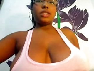 Amateur ebony bbw - Ebony bbw shows her big tits on cam - negrofloripa