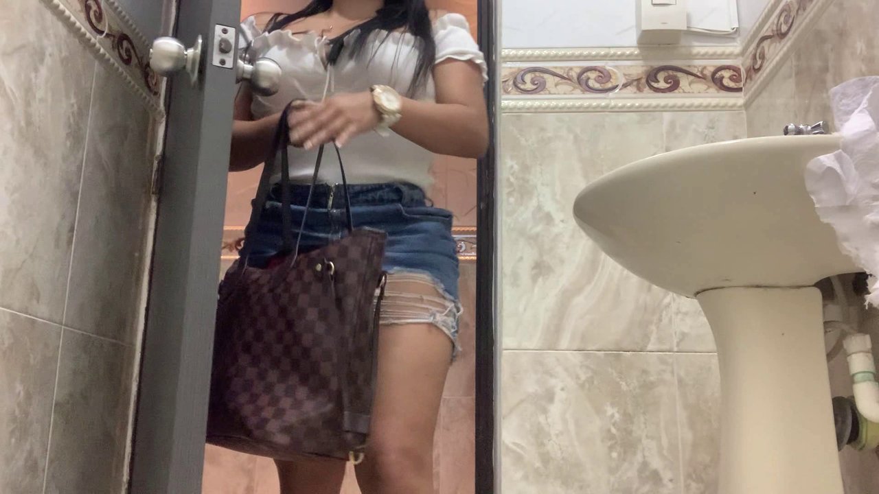 SHORT SKIRT IN PUBLIC TOILET(SEXY LATINA) pic photo