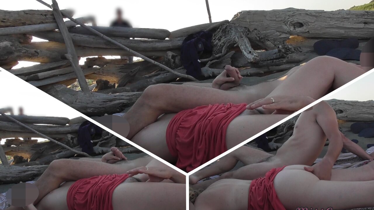 Nouvelle vidéo 2023-04-30 105650 des inconnus ont surpris ma femme en train de toucher et de masturber ma bite sur une plage publique nudiste p1 xHamster
