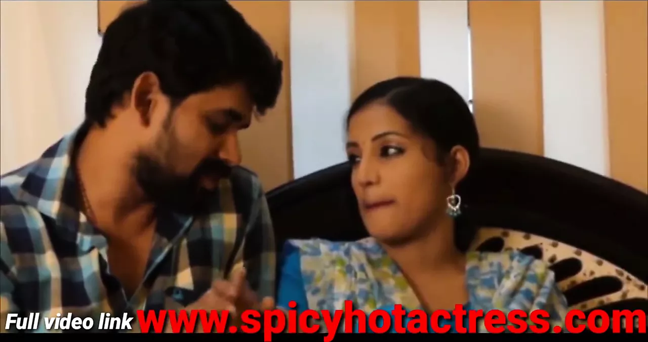 Indian Housewife affair with old boyfriend pic