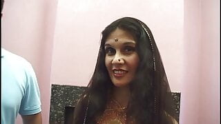 Индийская жена изменяет мужу с секс-туристкой из Ла