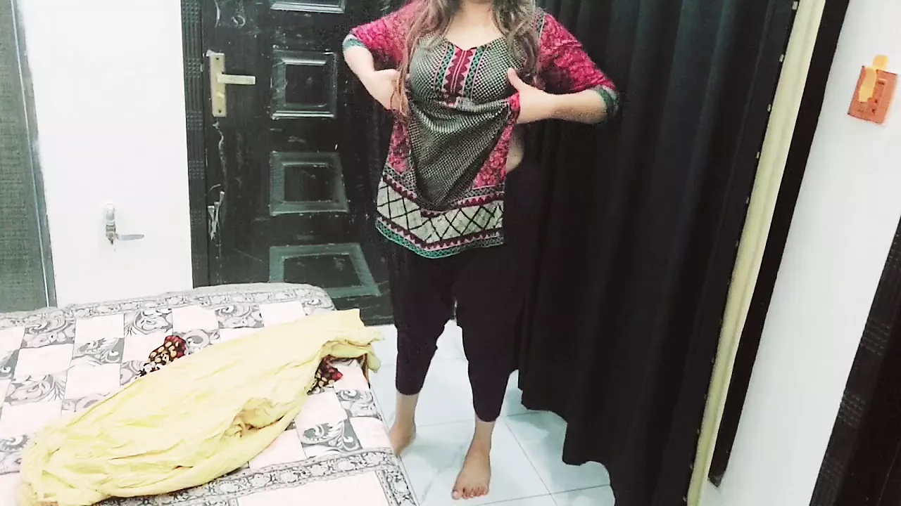 tamil house wife removing dress