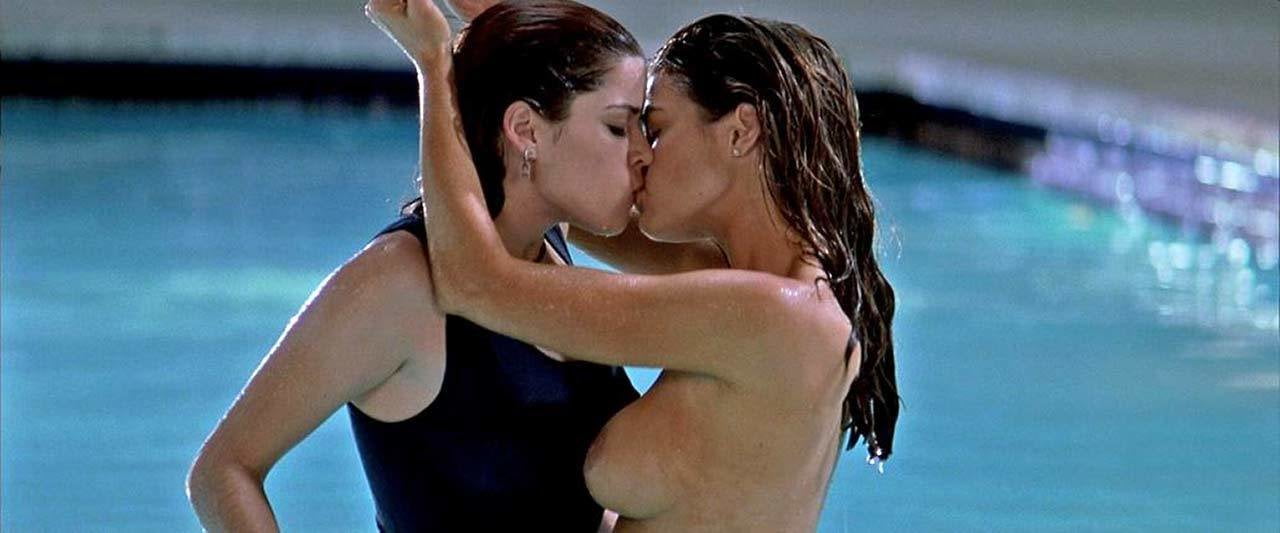 Neve Campbell Topless
