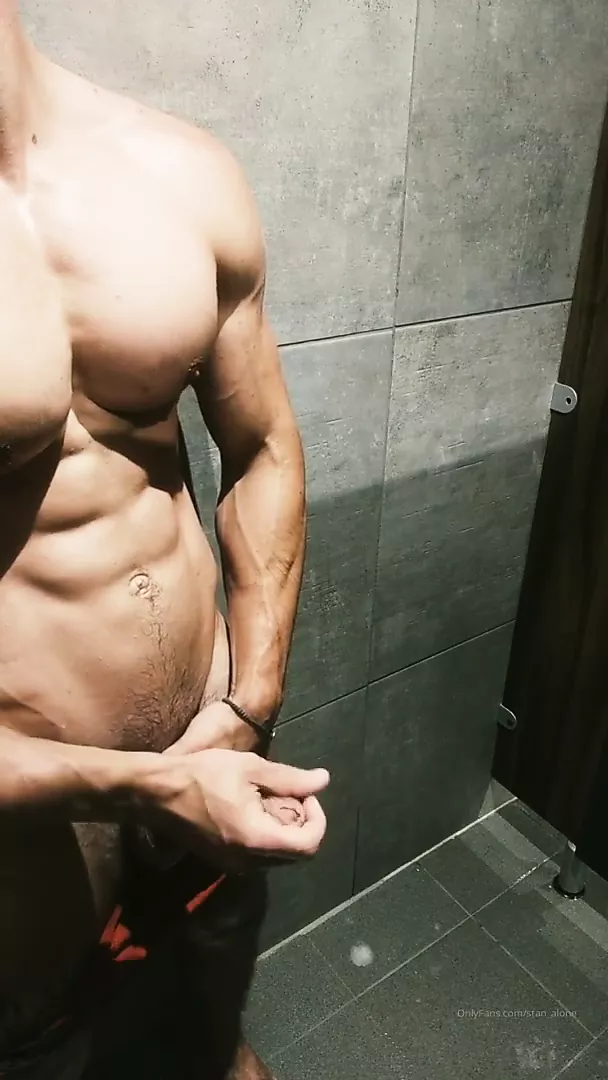 608px x 1080px - Straight Fitness Hunk Jerking Big Cock, Free Gay HD Porn a3 | xHamster