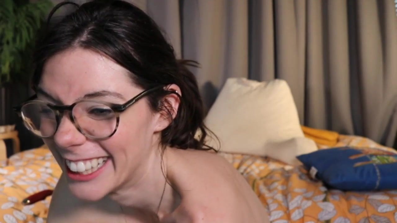 Skinny Nerd Brunette Nude with Small Boobs: Free HD Porn b8 | xHamster