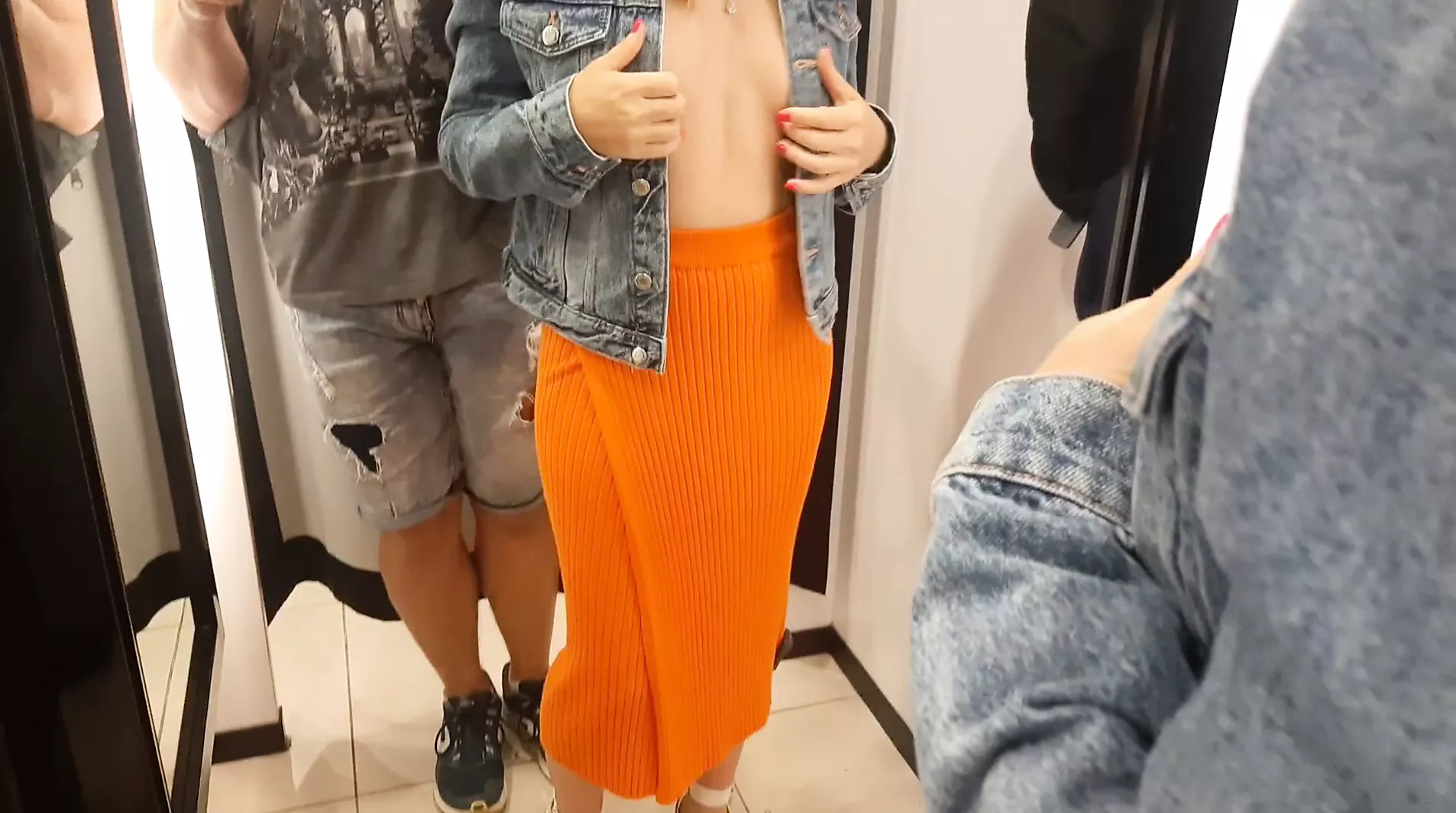 A Sexy Stranger Asked Me to look at her in the fitting Room image pic