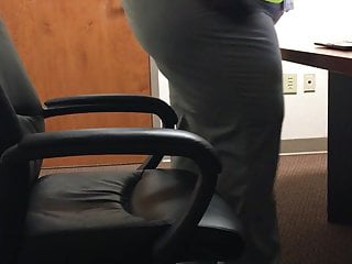 She thinks my tractor sexy - Phat thick bbw worker thinks she got my full attention