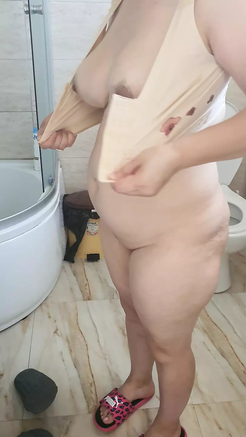 stiefmutter von stiefsohn nackt im badezimmer erwischt