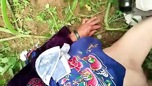 Porn grannies in Zhanjiang