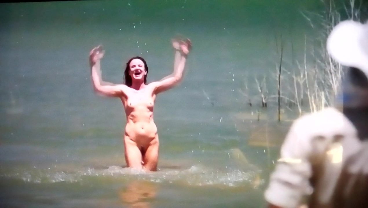 Juliette Lewis naked