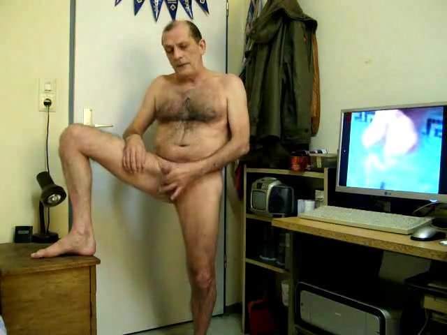 640px x 480px - mature daddy jerking off | xHamster