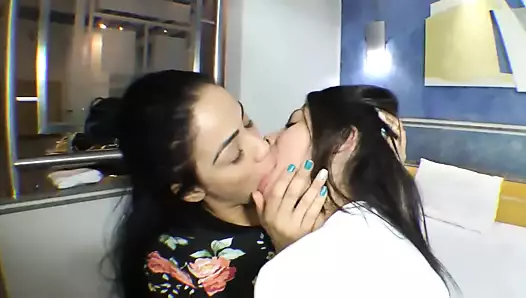 Lesbian Deep Kissing Porno