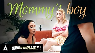 Вне семьи - Chloe Cherry и Sheena Ryder объединяются, чтобы удовлетворить сексуальную зависимость члена семьи