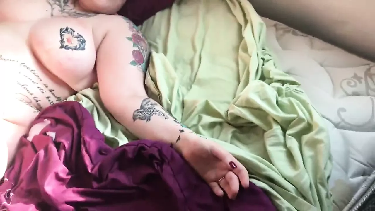 chubby tattoo wife blowjob