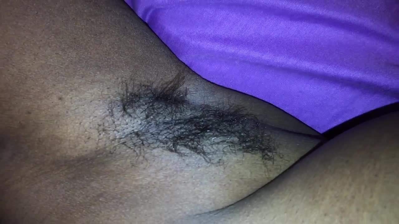Ebony Porn Showing Armpit