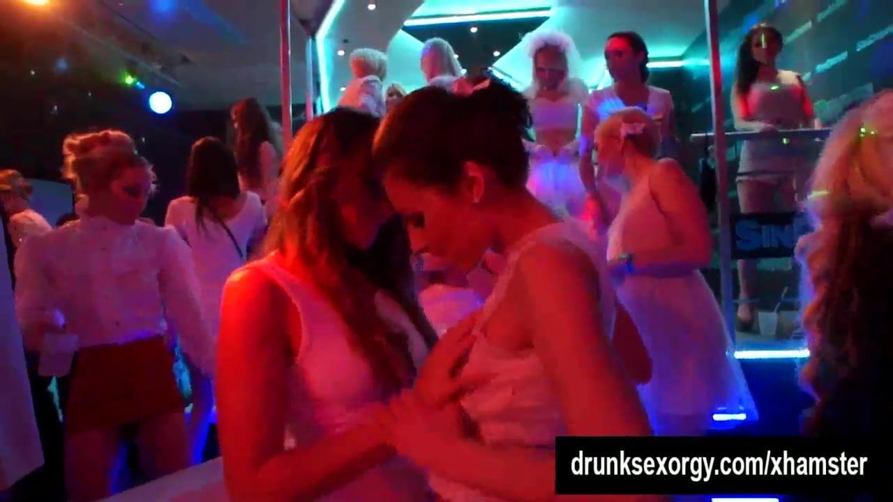 lesbian fingering at party