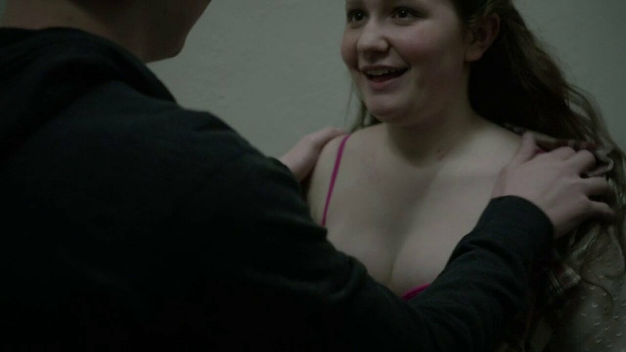 Kenney boob emma ‘The Conners’