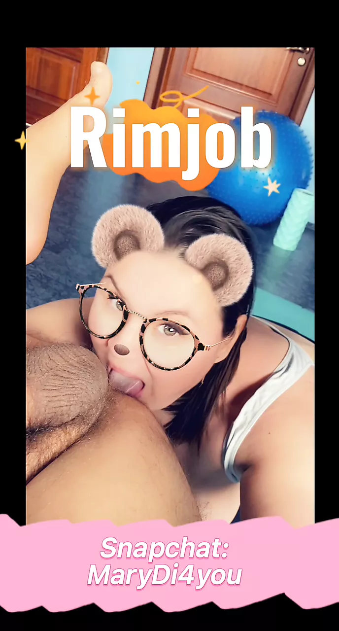 Surprise Rimjob from Onlyfans milf MaryDiFree photo
