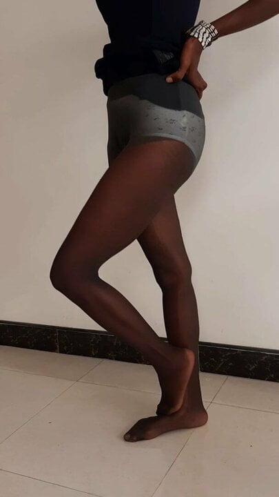 Today I want to wear a black Pantyhose