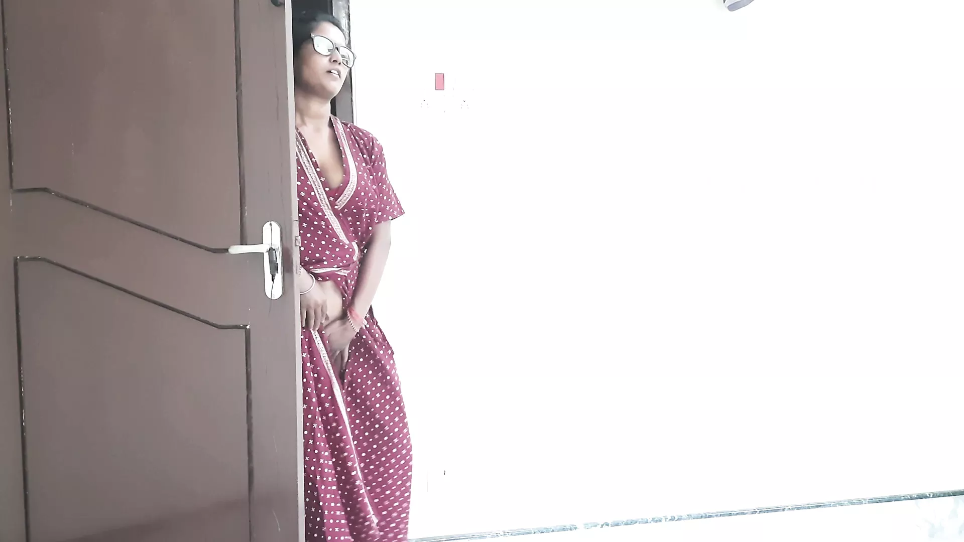 Pyasi Bhabi Nadan Devar Sex Scandal Part 2 photo