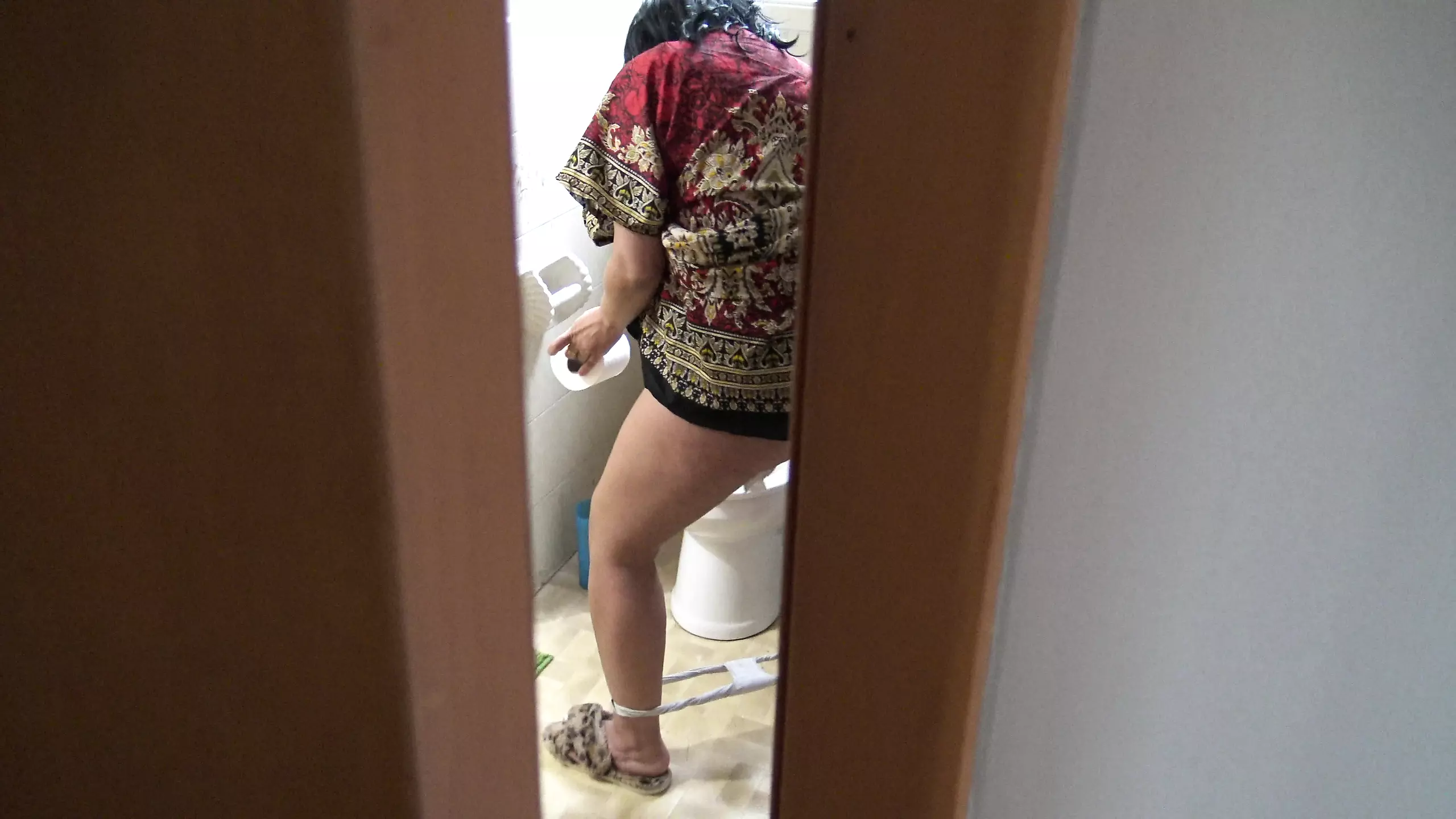 Indian stepmother caught me watching her peeing and she didnt care