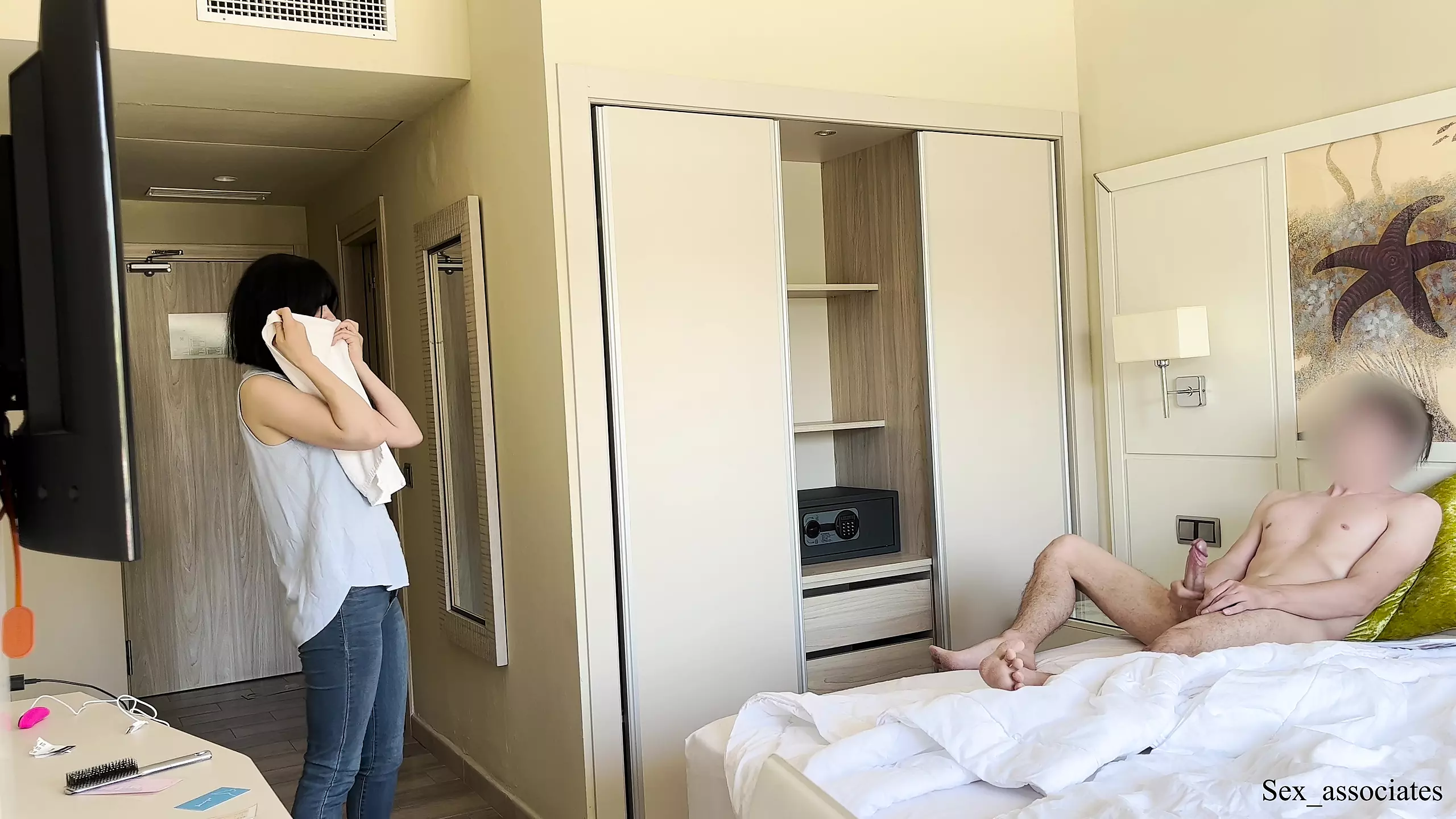 amateur blowjob handjob hotel room