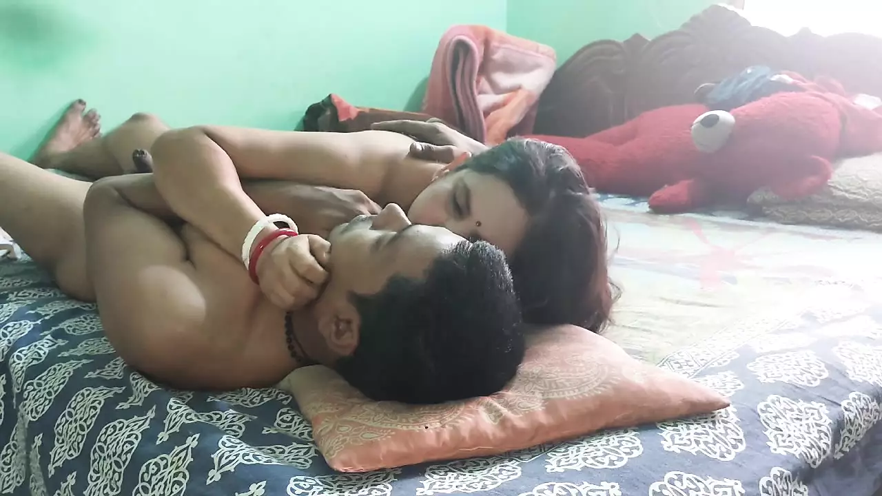 Salu Bhabhi with Dewar Romantic, Free HD Porn c0 | xHamster