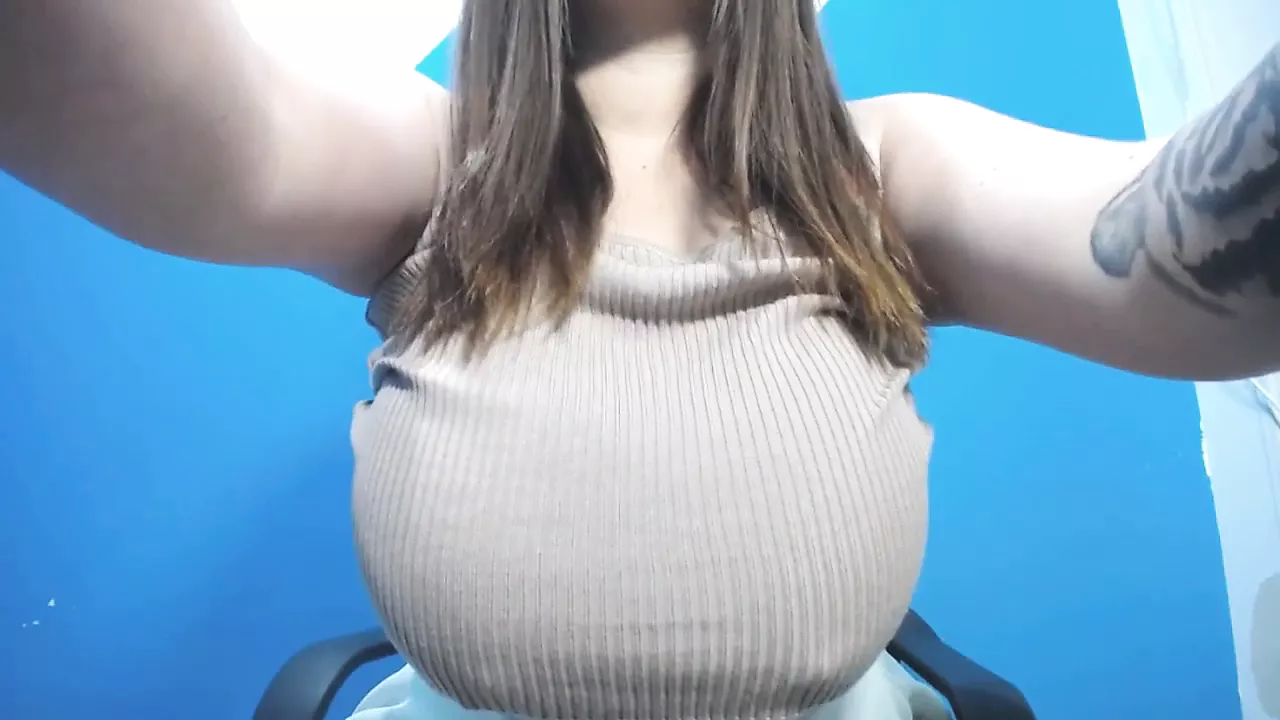 girlfriends huge boobs on webcam Porn Photos