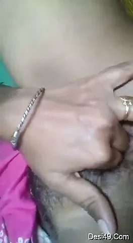 Finger Fucking Mom