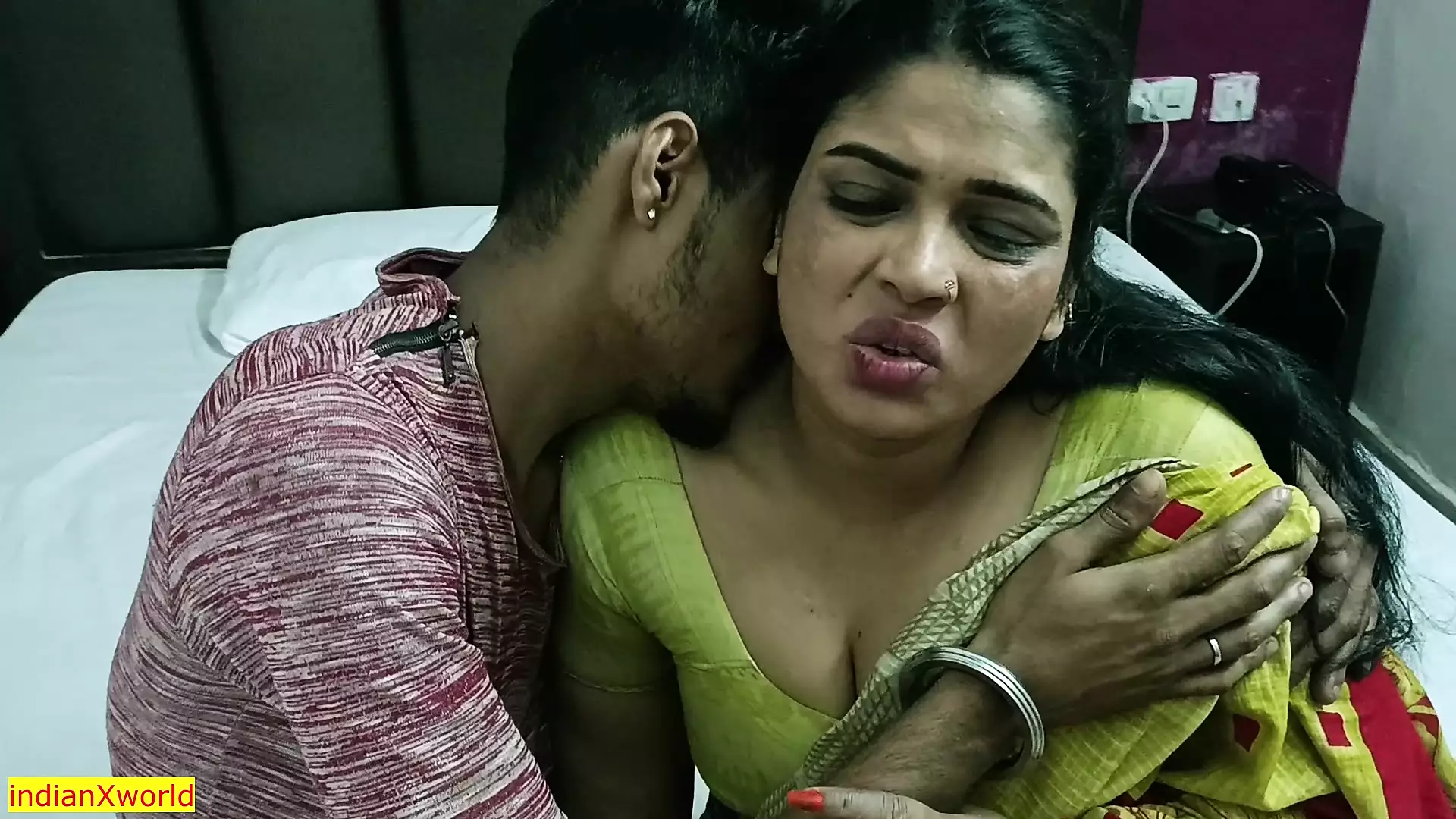 Divorce Bhabhi Ko Tv Mechanic Ne Accha Se Chuda Bengali Sex | xHamster