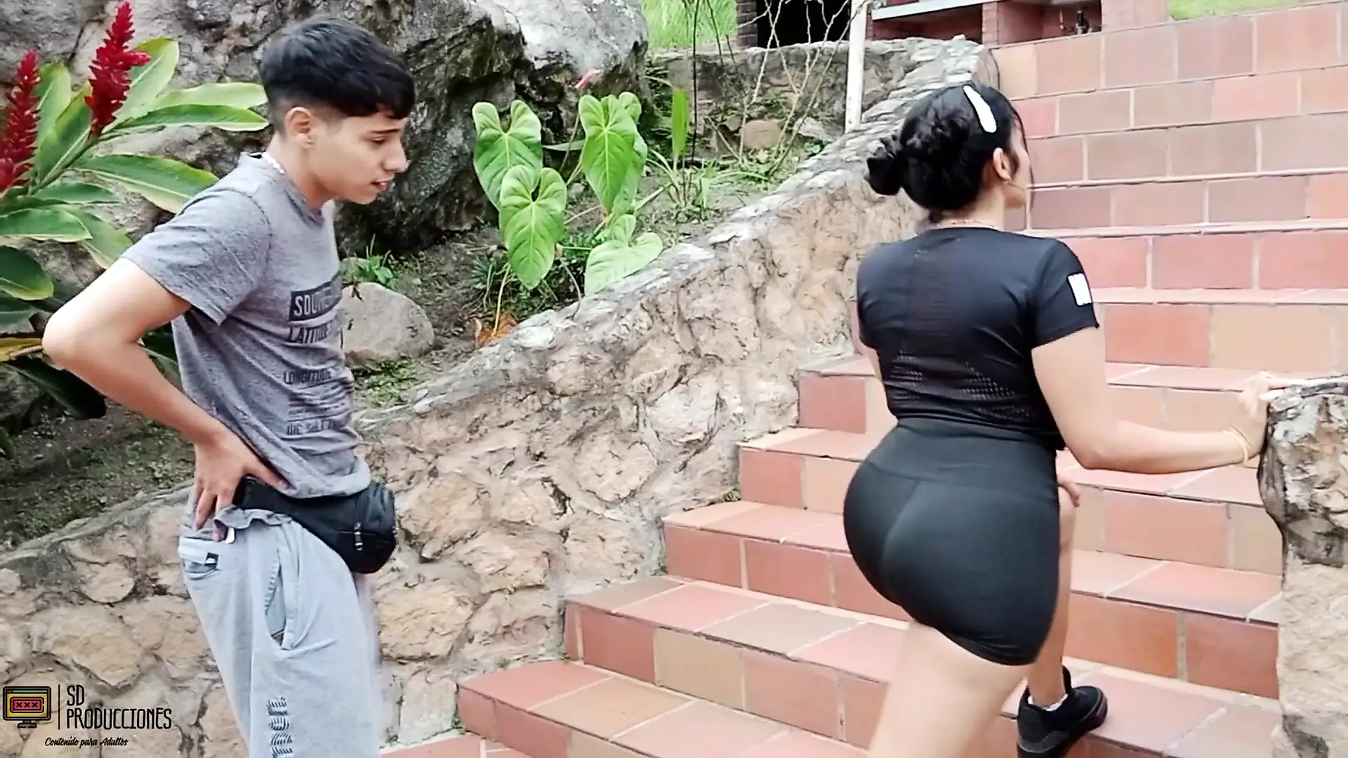Latina with a big ass reaches a good agreement with her trainer and the very horny guy fucks her rich pussy