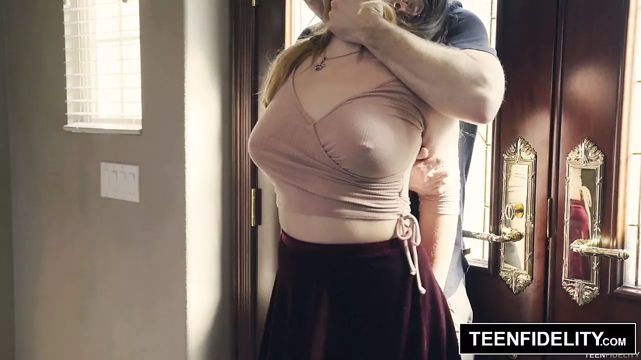Fresh Teen Pussy Creampie - TEENFIDELITY Fresh teen Creampied in her First Scene | xHamster