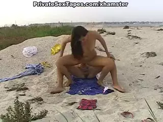На пляже - самое длинное и качественное порно видео