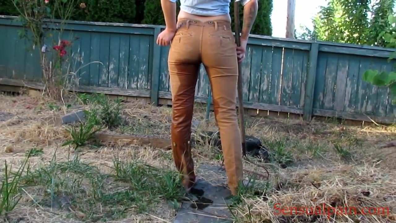 Slave Life Pants Pissing Peeing Outdoors XHamster