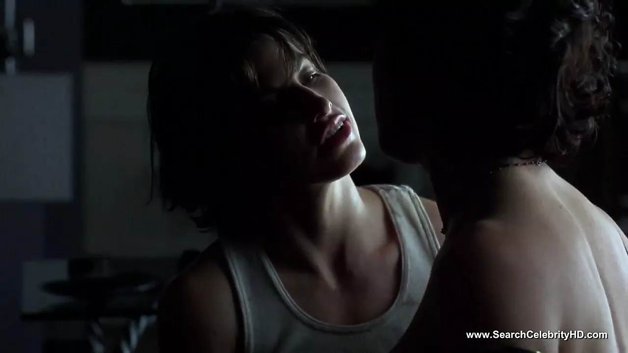 Gina Gershon and Meg Tilly in Lesbian Action - Bound picture
